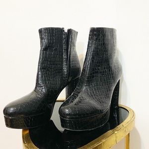 Black Crocodile Boots